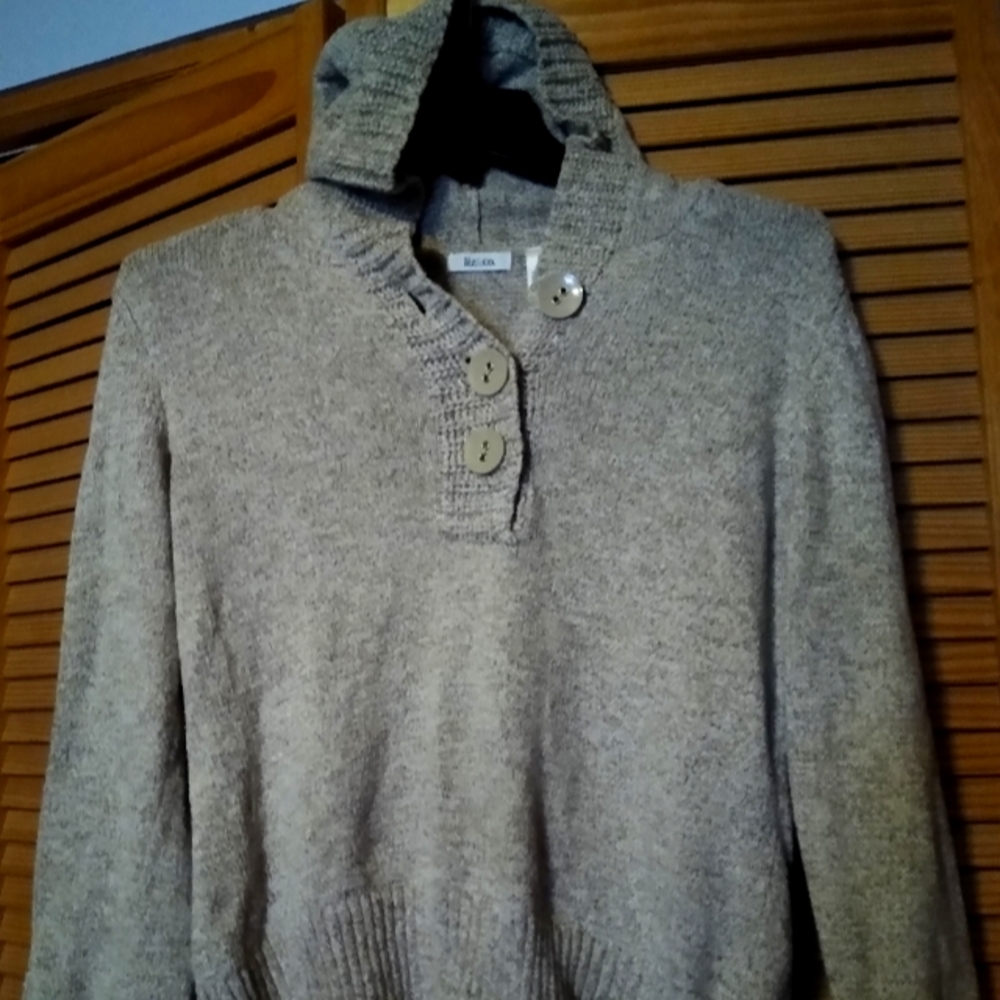 XL  tan Liz & co Sweater